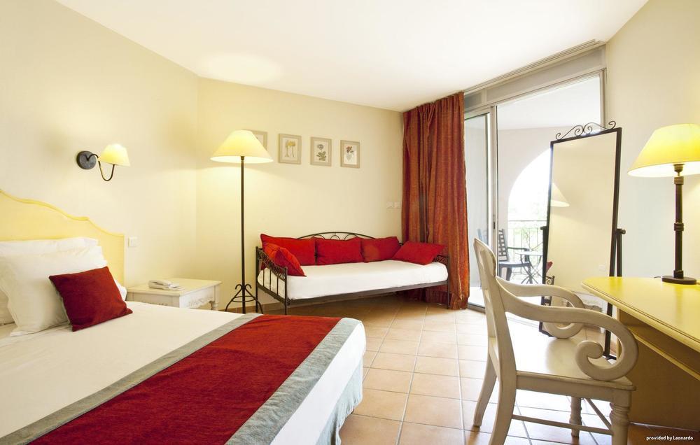 Golden Tulip Avignon Le Paradou Exterior photo