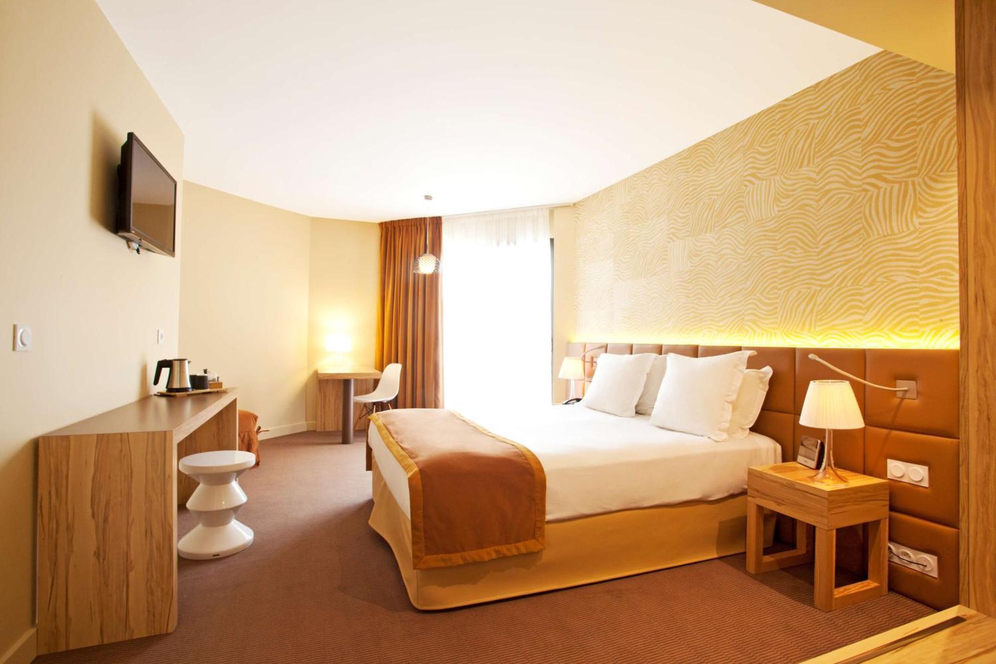 Golden Tulip Avignon Le Paradou Exterior photo