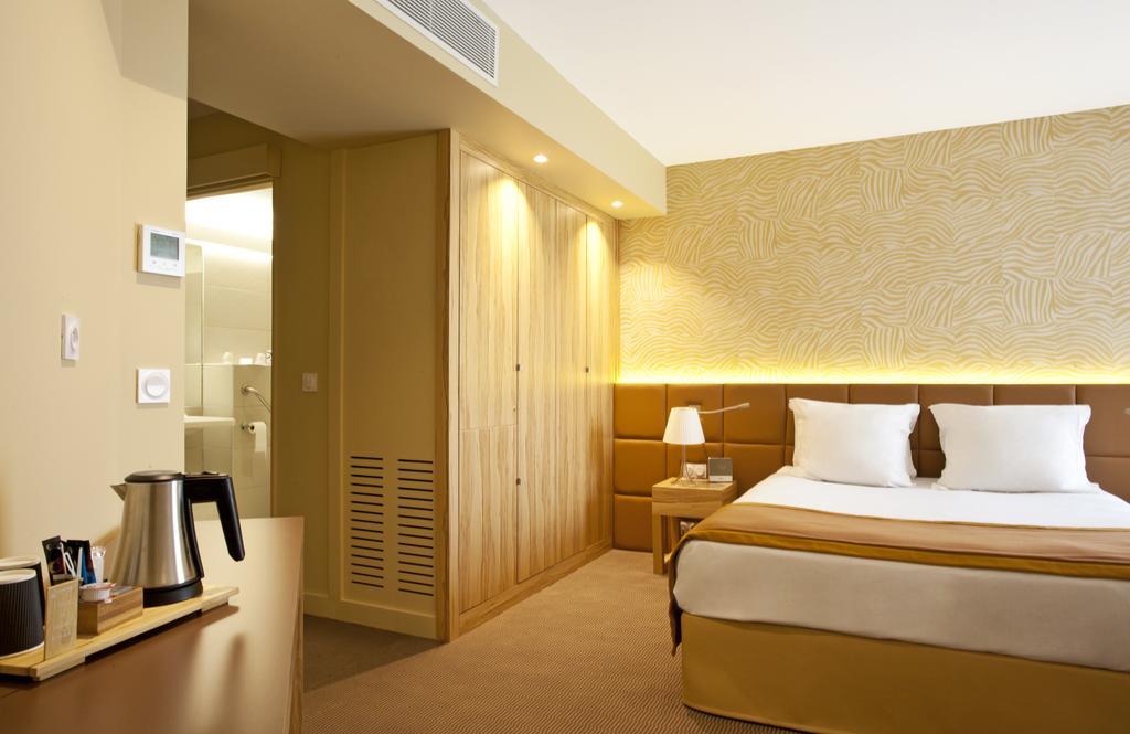 Golden Tulip Avignon Le Paradou Exterior photo