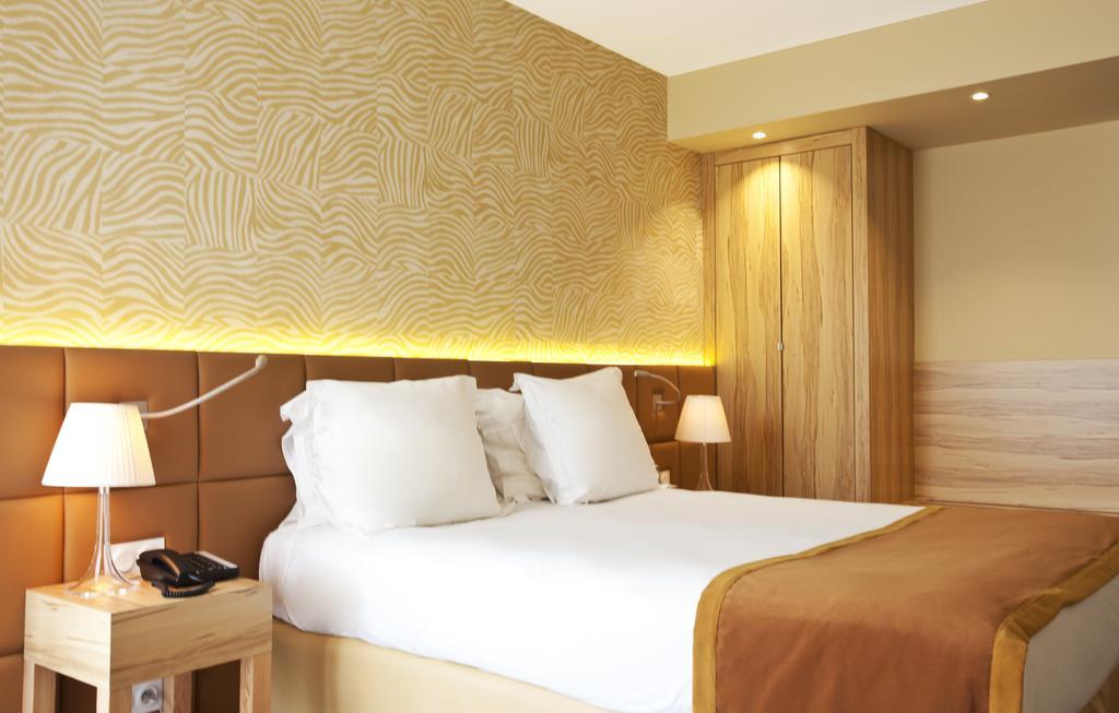 Golden Tulip Avignon Le Paradou Exterior photo